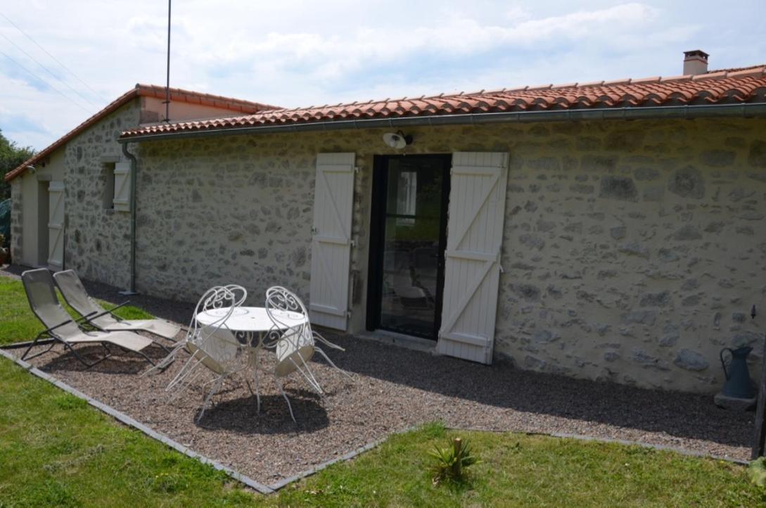 Saint-Hilaire-de-MortagneLa Remise 4 Etoiles别墅 外观 照片